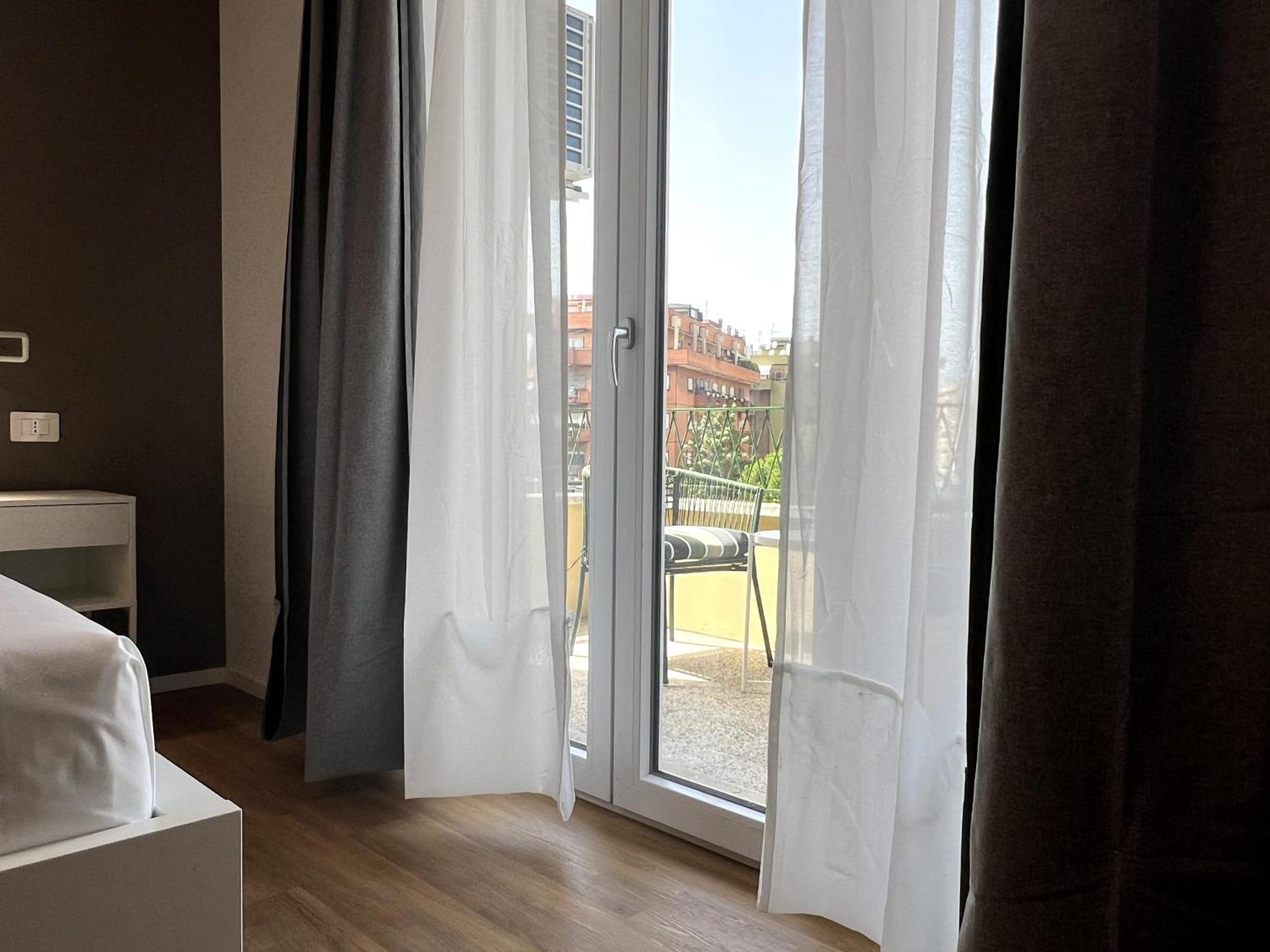 Near Vatican, Irnerio 47 Guest House Roma Exterior foto